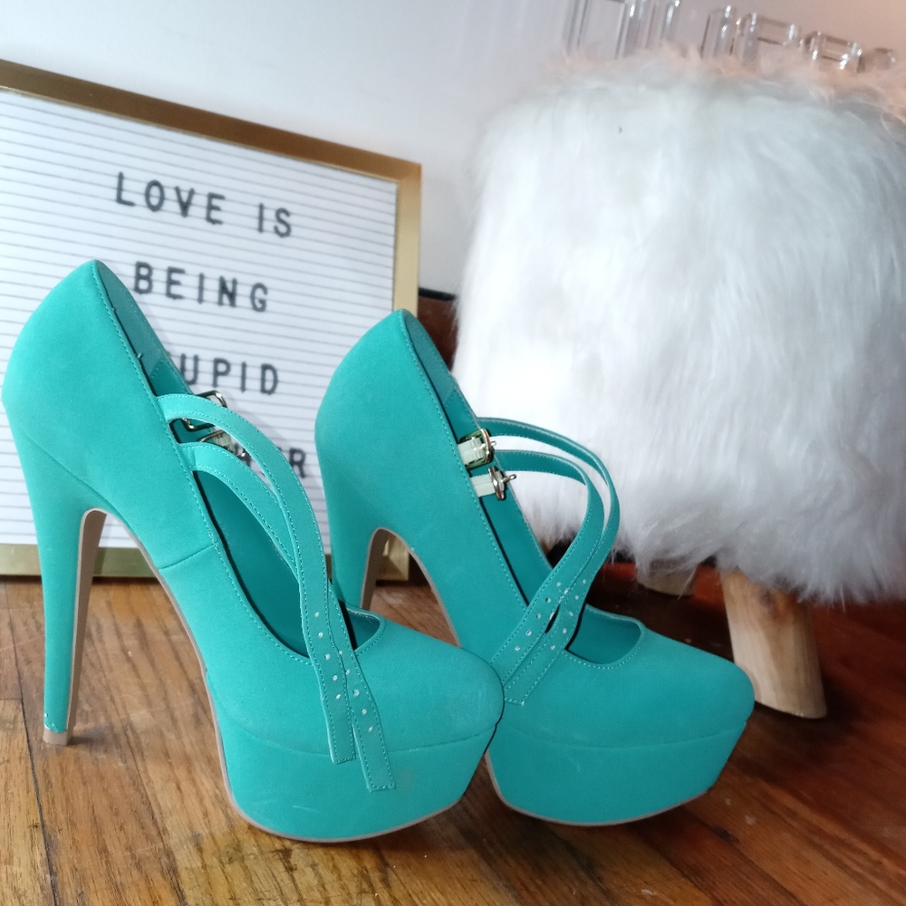 Lianne emerald nubuck- size 7 (gently used)